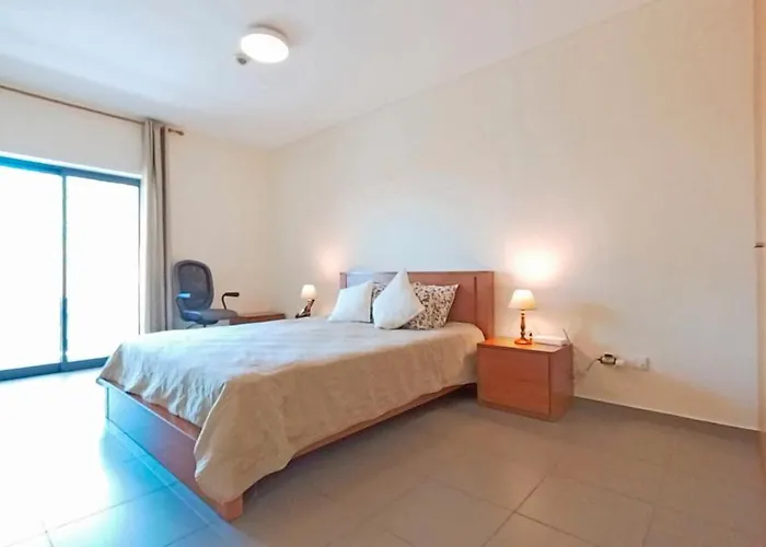 Paraiso Bloco B アパート